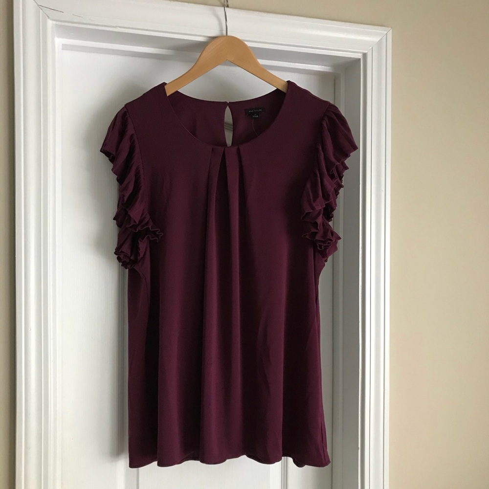 🆕 Ann Taylor plum flutter sleeve top, XL